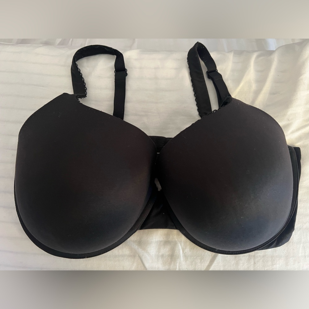 Victoria’s Secret 38DDD Black Bra